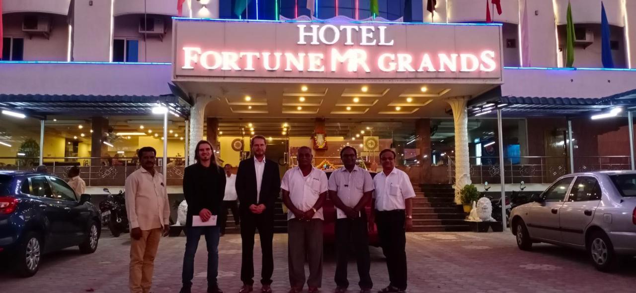 Hotel Fortune M R Grands Suluru Exteriör bild